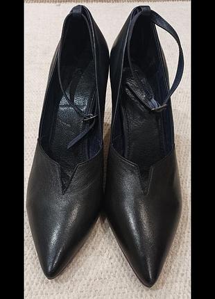 Новые туфли кожаные united colours of benetton