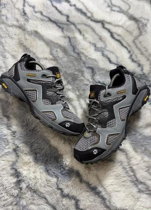 Треккинговые кроссовки jack wolfskin