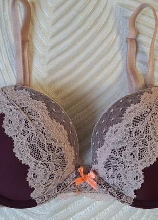 Фиолетовый с розовым сетевым бюстгальтер фирмы victoria's secret
