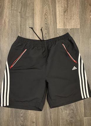 Шорти від adidas розмір м спортивні шорти з карманами