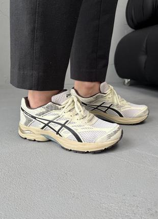 Кроссовки asics