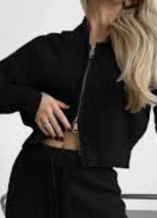 Вязаная кофта укороченная