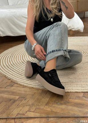 Кросівки замшеві жіночі