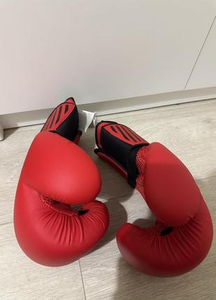 Боксерские перчатки 100, для начинающих - красные