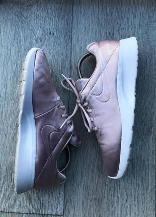 Кросівки nike tanjun premium particle rose satin 917537-601