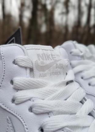 Зимові черевики- кросівки nike air force 1 mid white  стиль і комфорт
