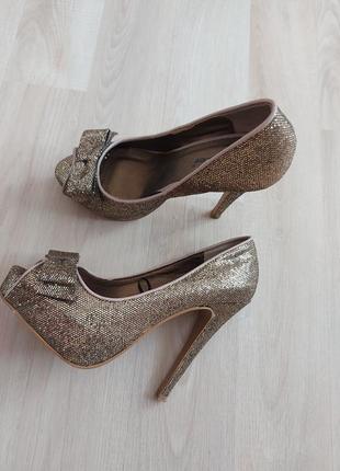 Туфлі primark 35 розмір.