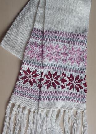 Шарф белый с вызерунками