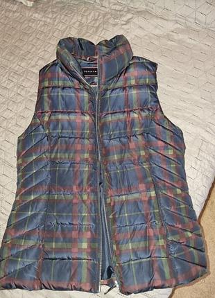 Жилетка женская на синтепоне