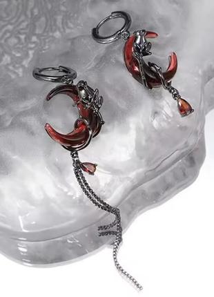 Серьги асимметрия кровавая луна готика харадзюку