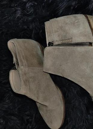 Schuh 40p замшевые бежевые сапоги