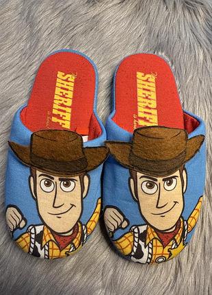 Неймовірні якісні яскраві домашній капці toy story на хлопчика р.32 disney