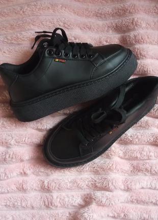 Кроссовки ботинки