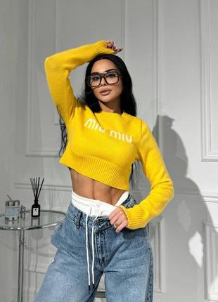 Свитер женский укороченный