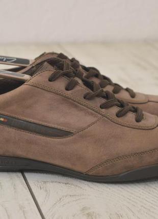 Tommy hilfiger чоловічі шкіряні кросівки оригінал світло коричневого кольору 42 розмір