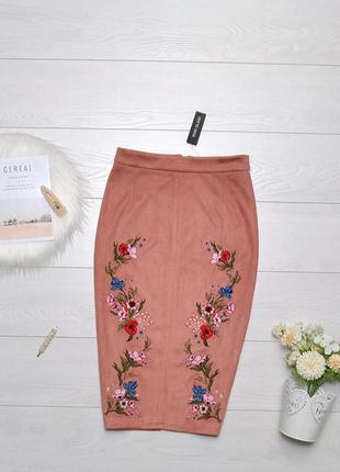 Неймовірно красива юбка карандаш з вишивкою river island.