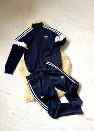 Костюм спортивный adidas на мальчика