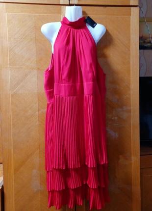 Красивое яркое праздничное красное платье плиссе р.24 от next, нюансы