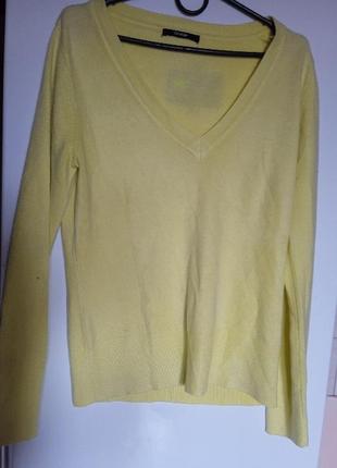Светр жовтий