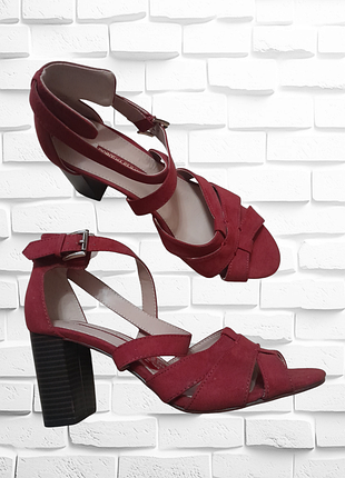 Босоножки новые 41р.