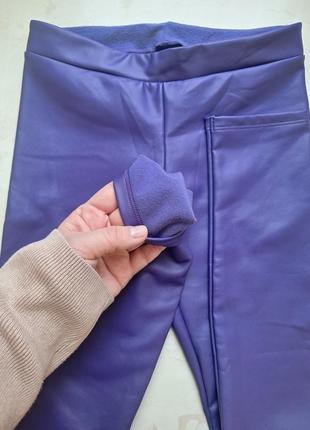 Теплі, на флісе, шкіряни лосіни,з гарним кольором,  від calzedonia .