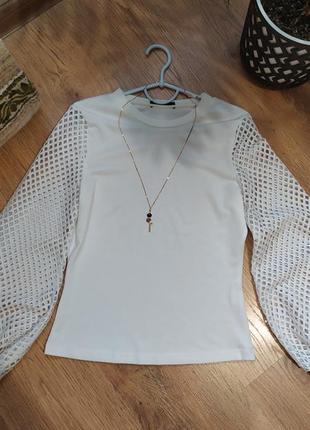 Блуза с объемными рукавами