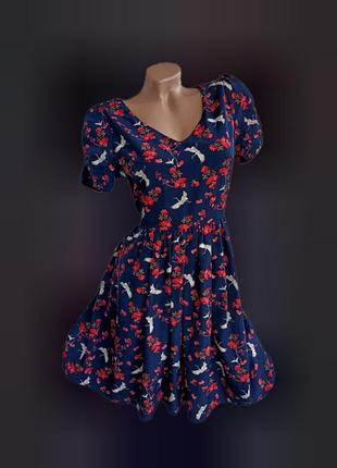 Платье с застежкой на спине