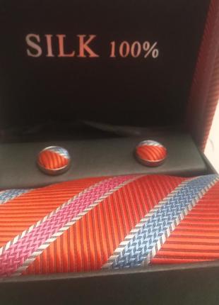 Запонки и галстук а одном стиле из натурального шелка! великобритания.все новое