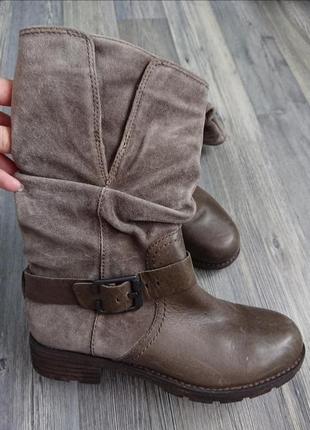 Кожаные демисезонные сапоги clarks р. 37