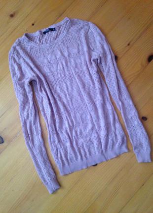 Легенька в'язана кофточка