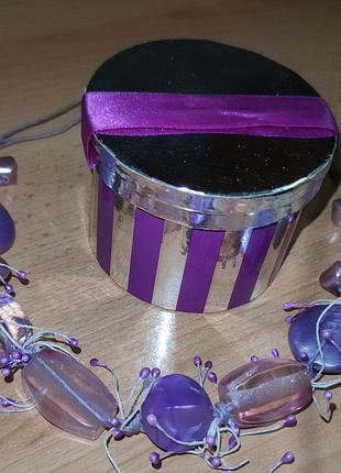 Намисто лавандового кольору