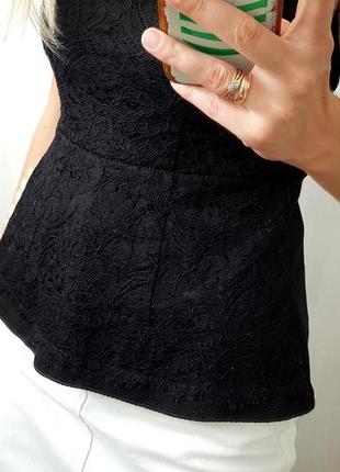 🔥🔥крута фактурна блуза з кружевом та баскою від h&m3 фото