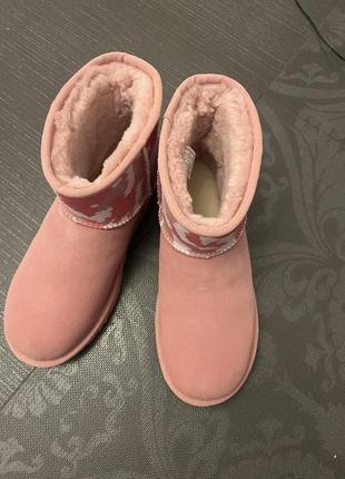 Ugg нереально модного пудрово-рожевого кольору