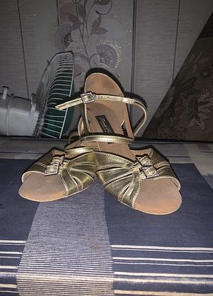 Кожаные туфли для бальных танцев