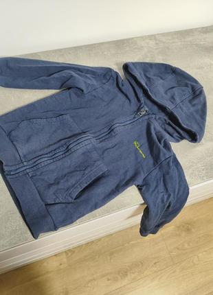 Кофта на замку