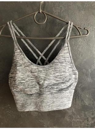 Спортивный топ