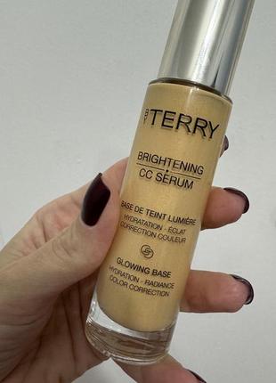 Разъясняющая сыворотка с витамином c by terry brightening cc serum