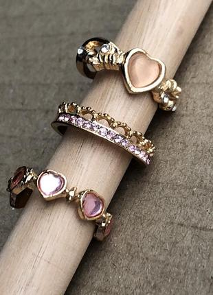 Набор колец комплект колечек 3 шт штук с сердечком сердцем сердечками камушками камнями бриллиантами кольцо колечко блестящее золотистое женское