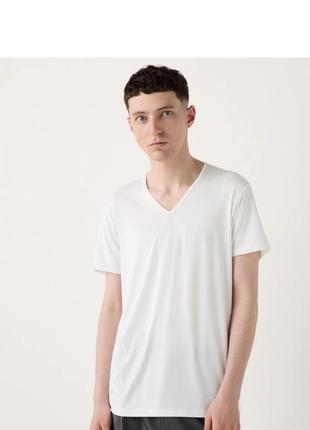 Uniqlo heattech термофутболка мужская белая 50 размер