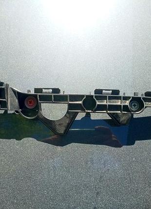 Кронштейн бампера лівий зад toyota rav 4 iv 52156-42020
