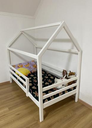 Кровать будинок