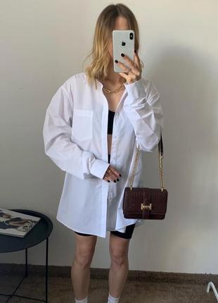 Идеальная белая базовая рубашка батал оверсайз с карманом удлиненная