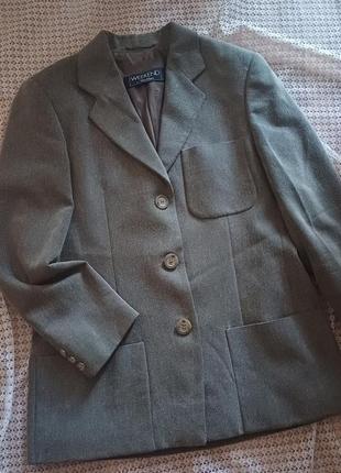 Стильний піджак з накладними кишенями max mara weekend