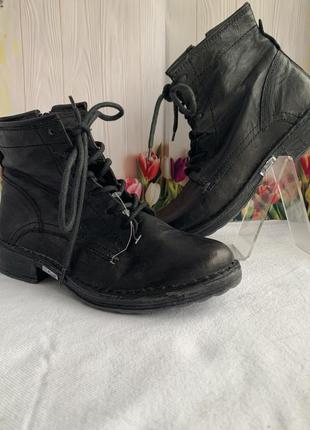 Кожаные ботиночки bata