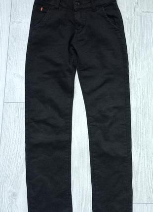 Гарні штани для хлопчика