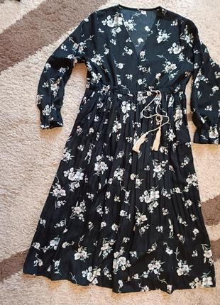 Платье в цветочный принт