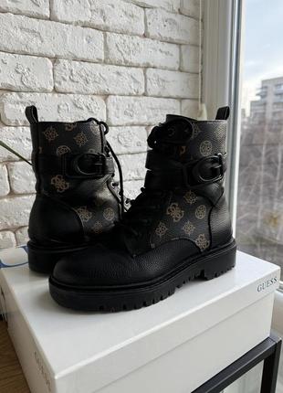 Взуття guess чобітки
