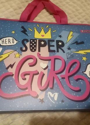 Шкільна папка для зошитів і альбомів для дівчинки