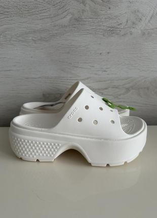 Женские белые кроксы слайда на платформе crocs stomp wedge