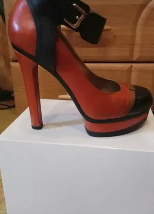 Продам кожаные туфли